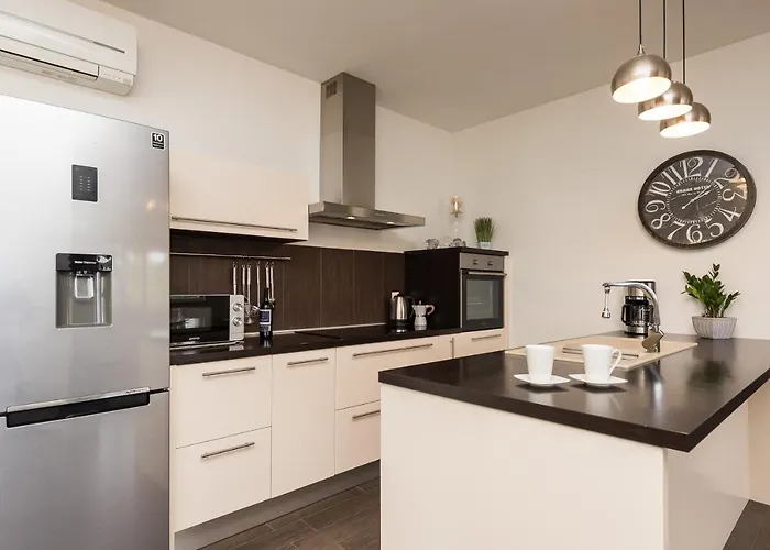 Anita Apartman Savar