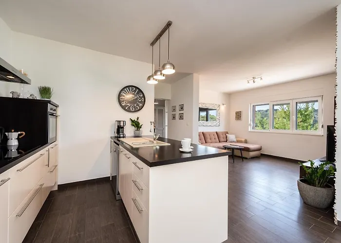 Anita Apartman Savar